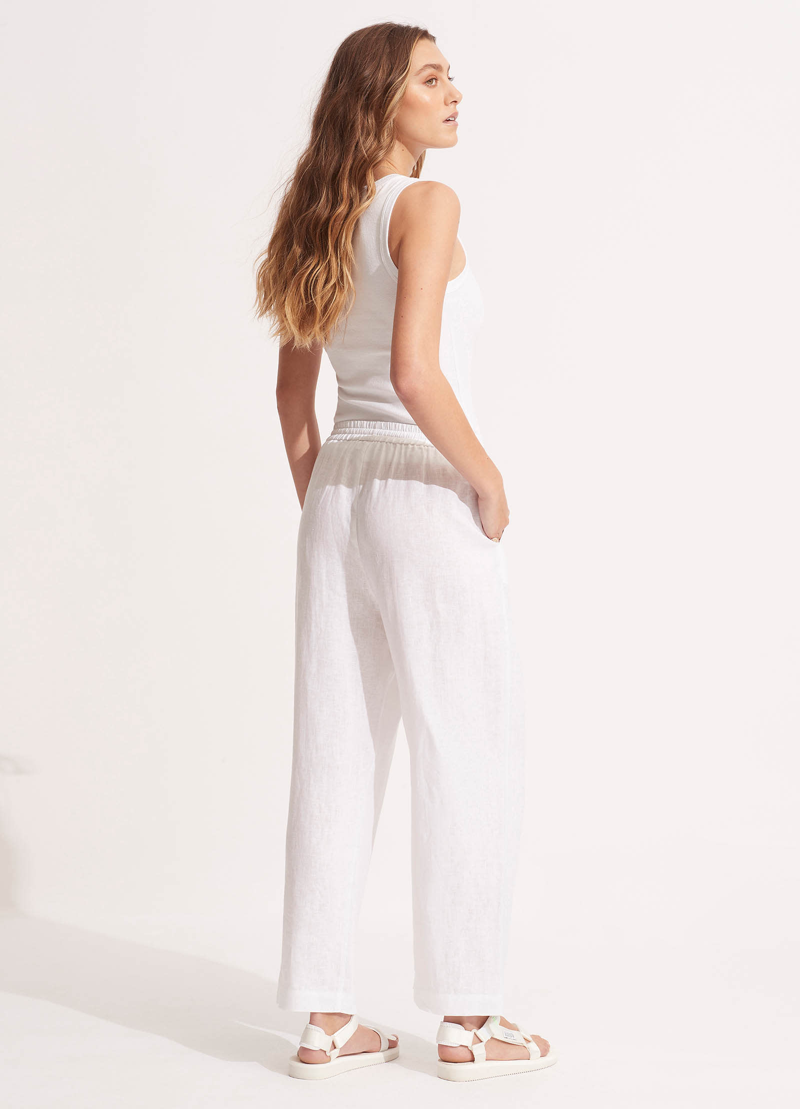 White Pleated linen suit trousers | 120% Lino | MATCHES UK